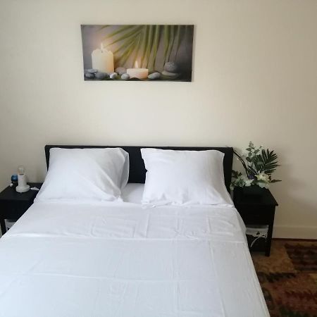 Chambre Dans Appartement A นีออร์ ภายนอก รูปภาพ