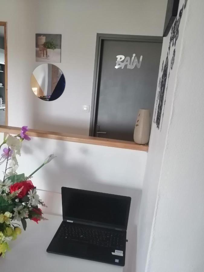 Chambre Dans Appartement A นีออร์ ภายนอก รูปภาพ