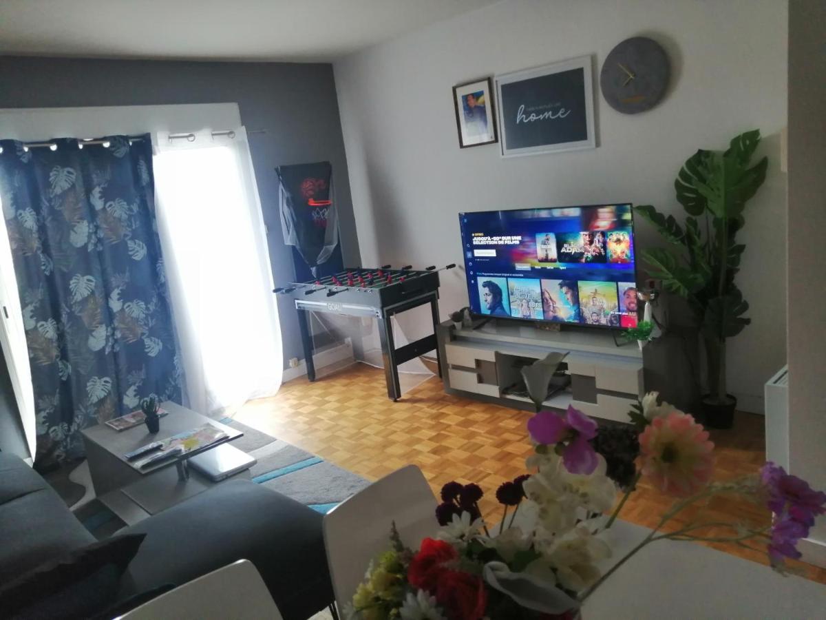 Chambre Dans Appartement A นีออร์ ภายนอก รูปภาพ