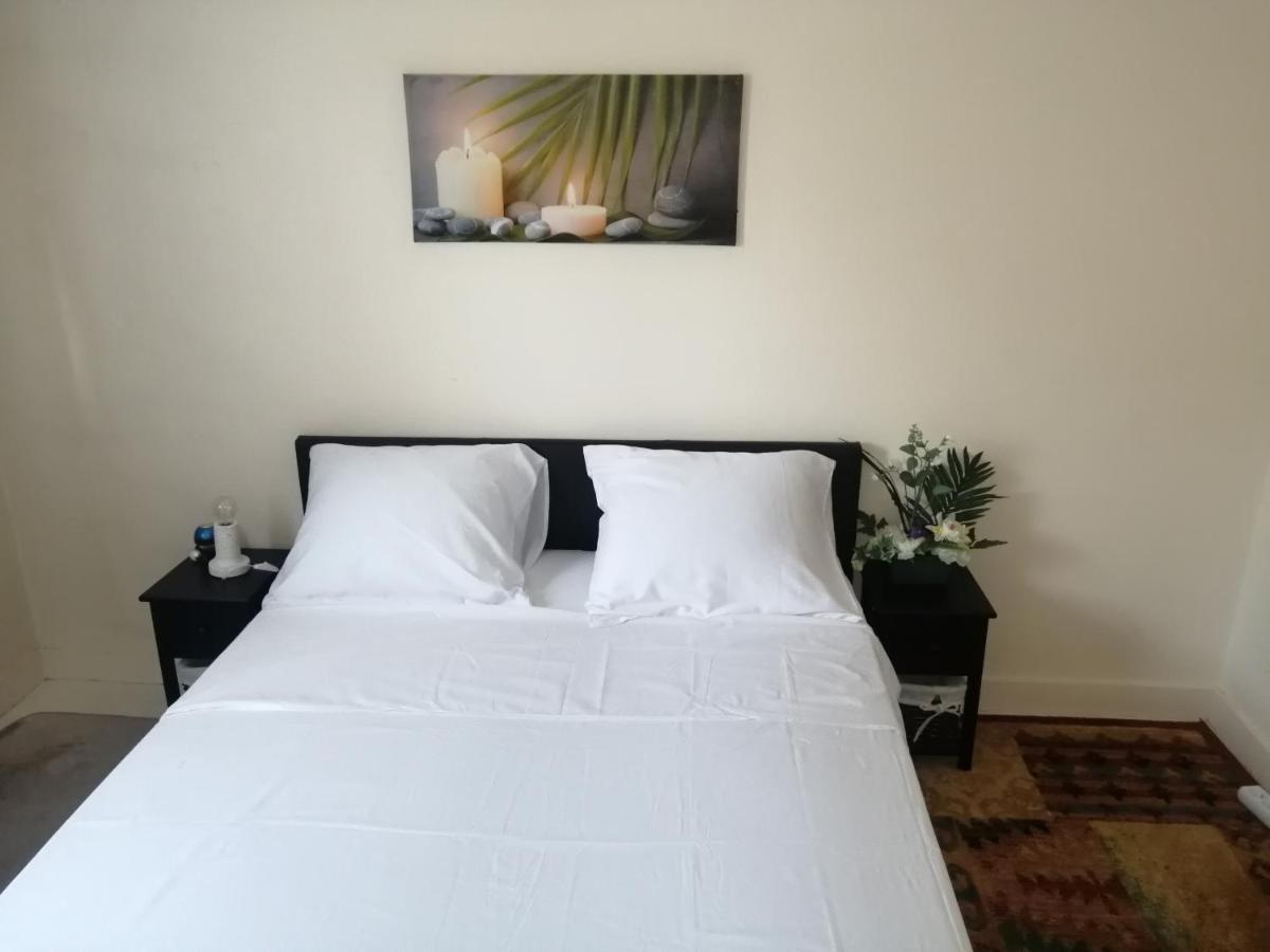 Chambre Dans Appartement A นีออร์ ภายนอก รูปภาพ