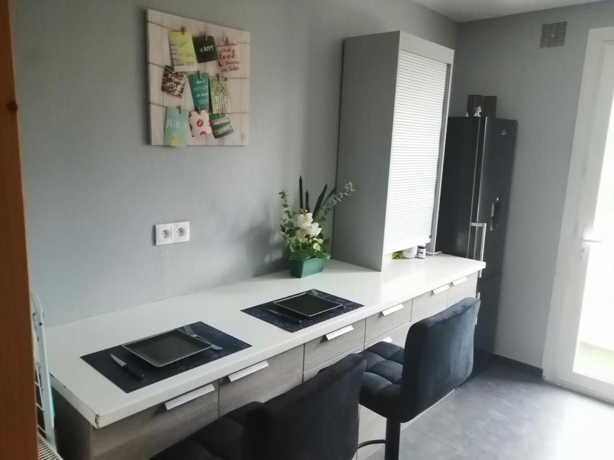 Chambre Dans Appartement A นีออร์ ภายนอก รูปภาพ